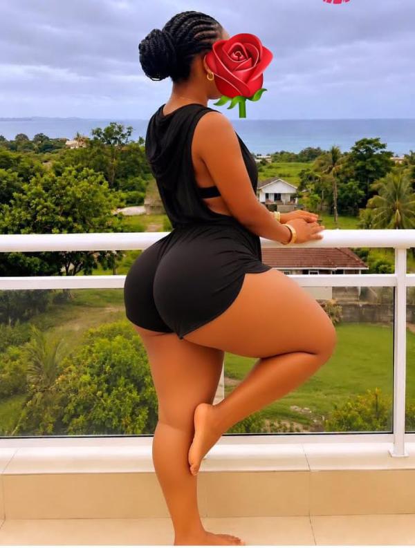 BEAUTIFUL AFRICAN GIRL FULL SERVICE