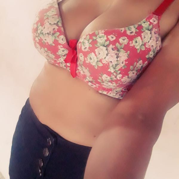 BEAUTIFUL GIRL FULL SERVICE WITH ROOM