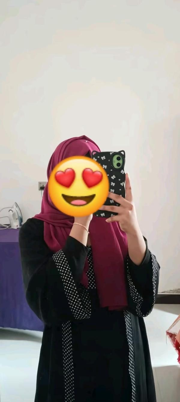 Real Muslim girl 👧 cam show available